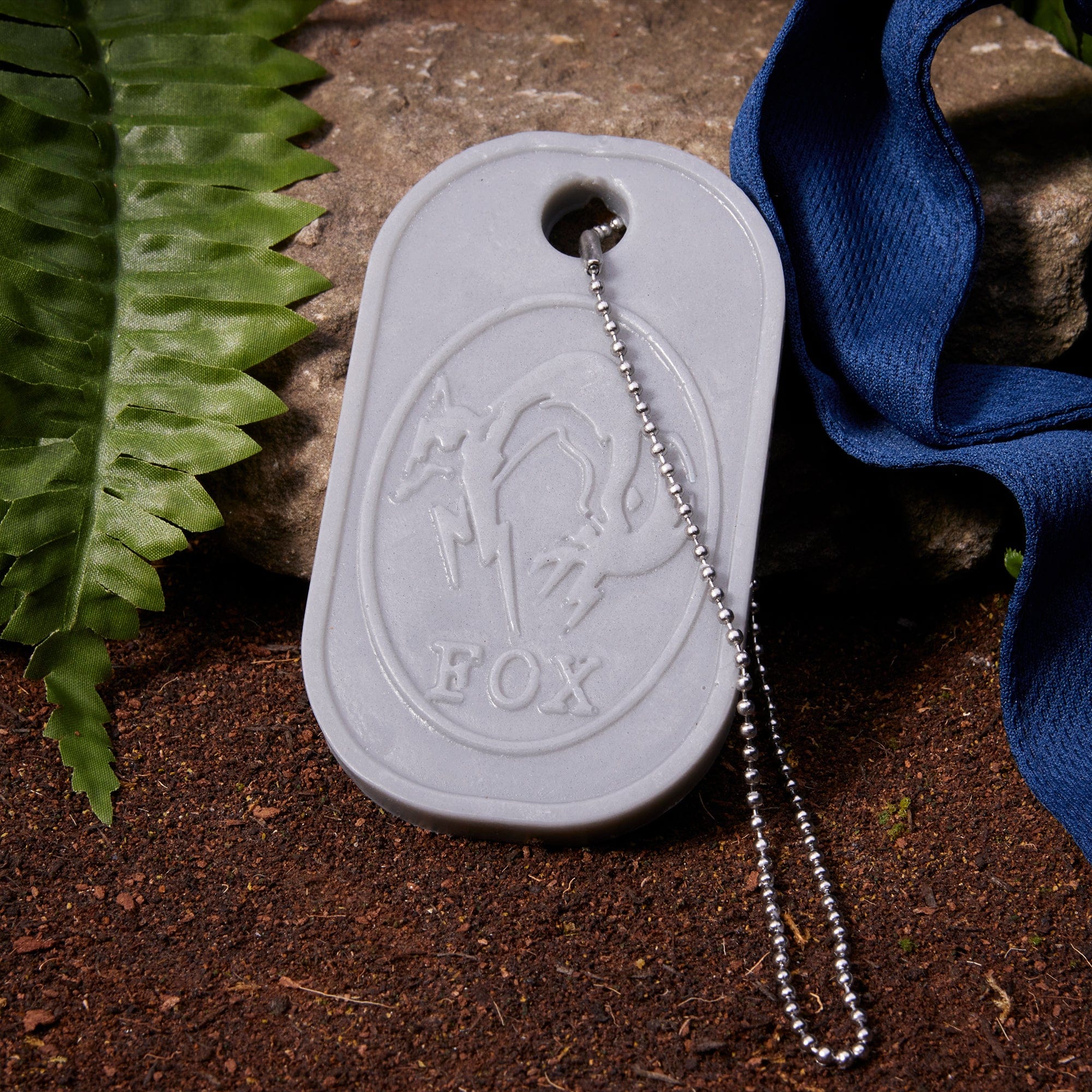 metal-gear-solid-soap-on-a-rope-seife-am-seil-geschenkset image 5