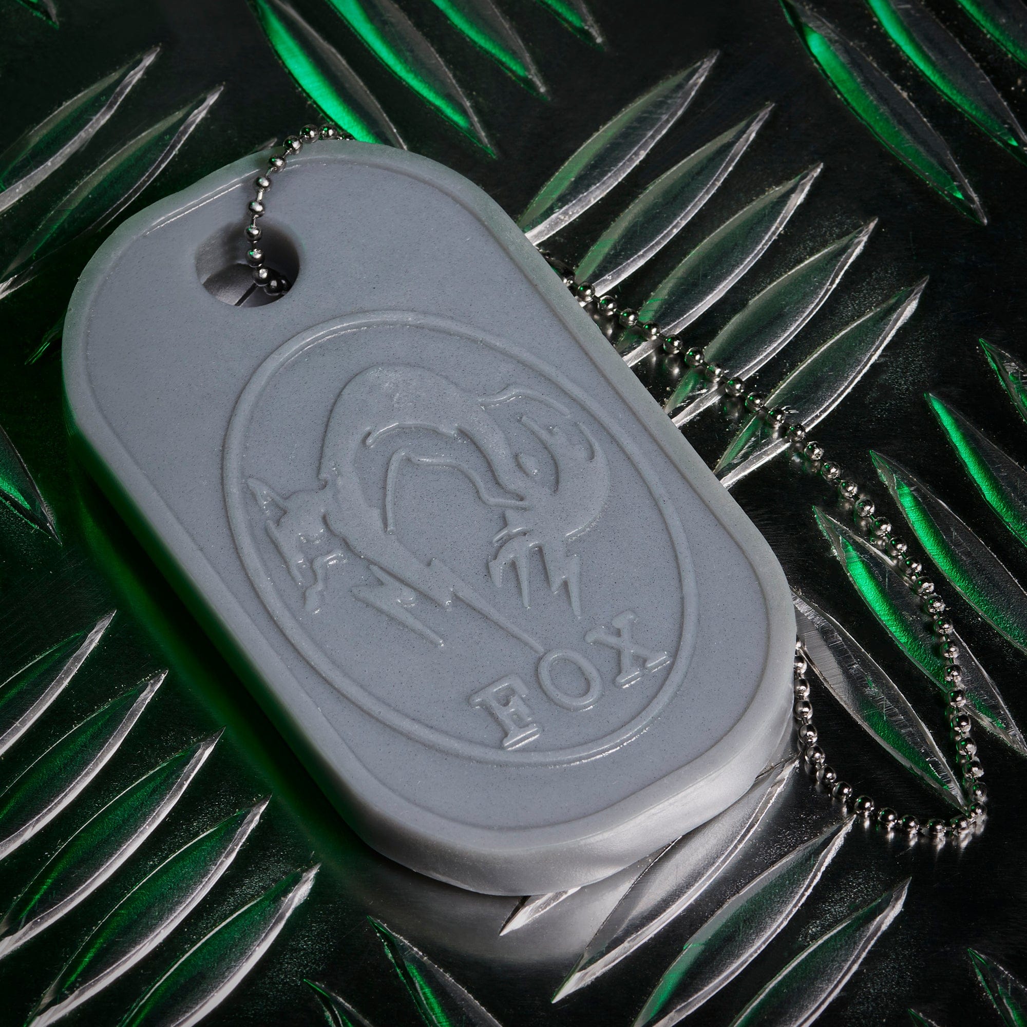 metal-gear-solid-soap-on-a-rope-seife-am-seil-geschenkset image 2