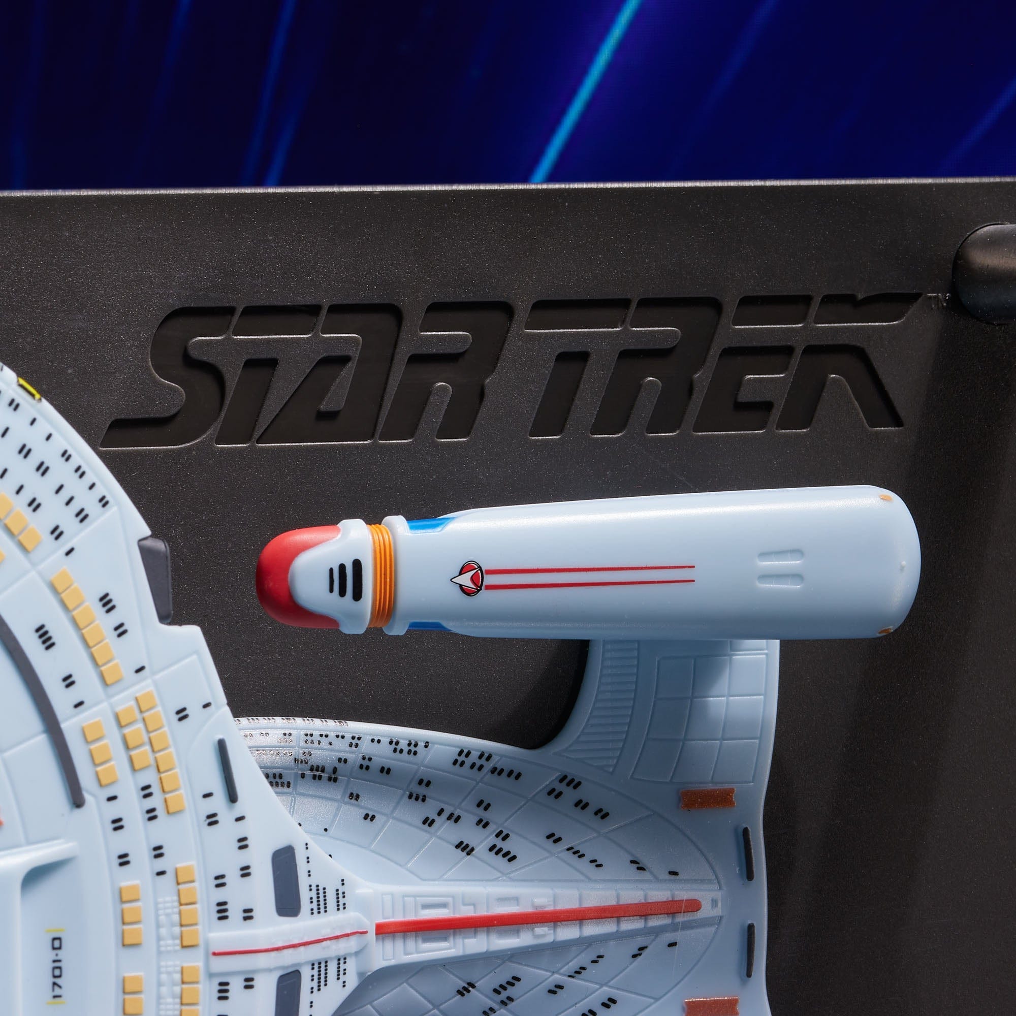 numskull-star-trek-enterprise-ncc-1701-d-plakette-sammlerplatte image 6
