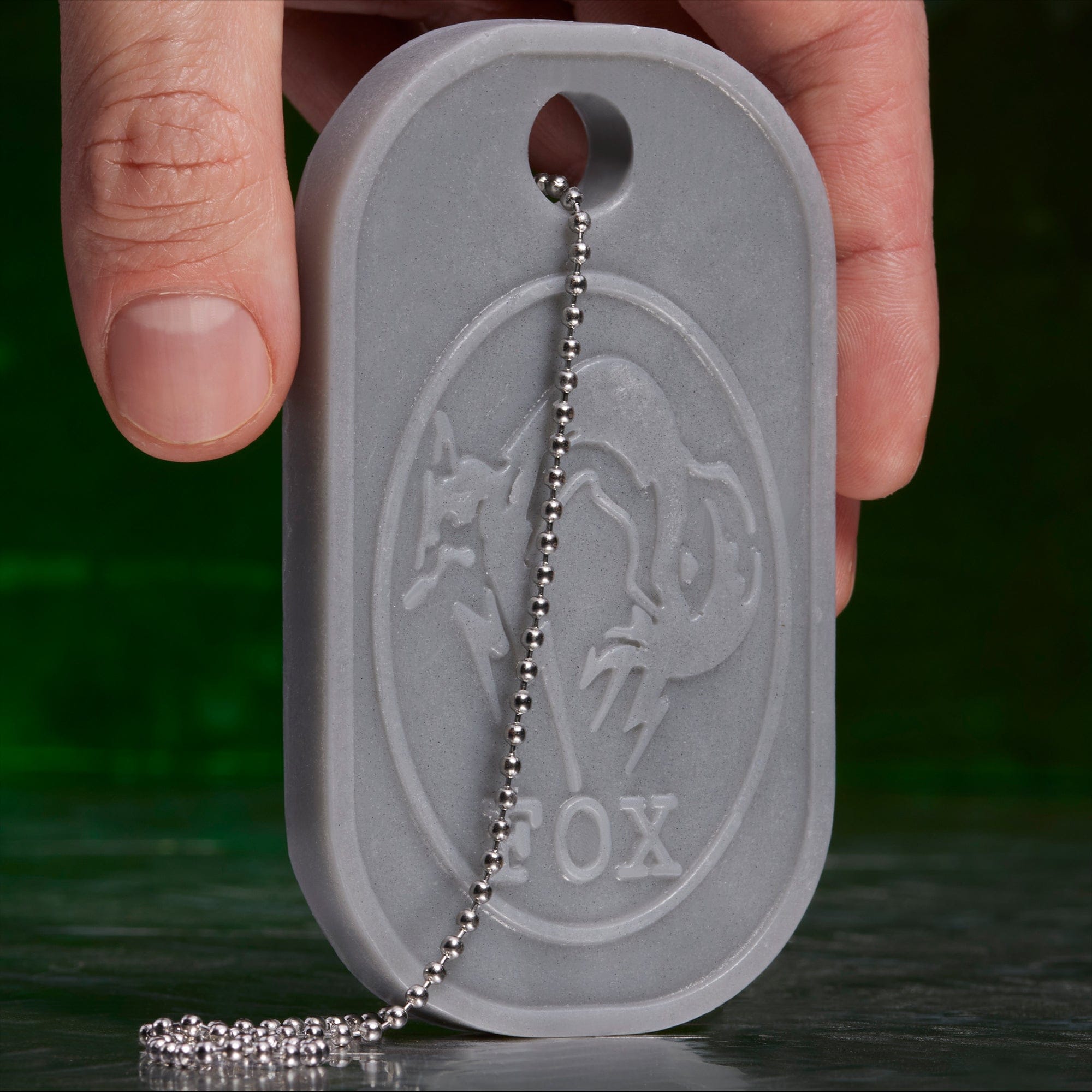 metal-gear-solid-soap-on-a-rope-seife-am-seil-geschenkset image 3