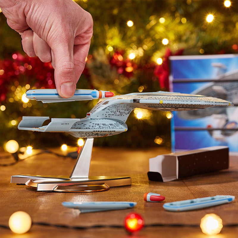 numskull-star-trek-uss-enterprise-ncc-1701-d-adventskalender-figur image 8