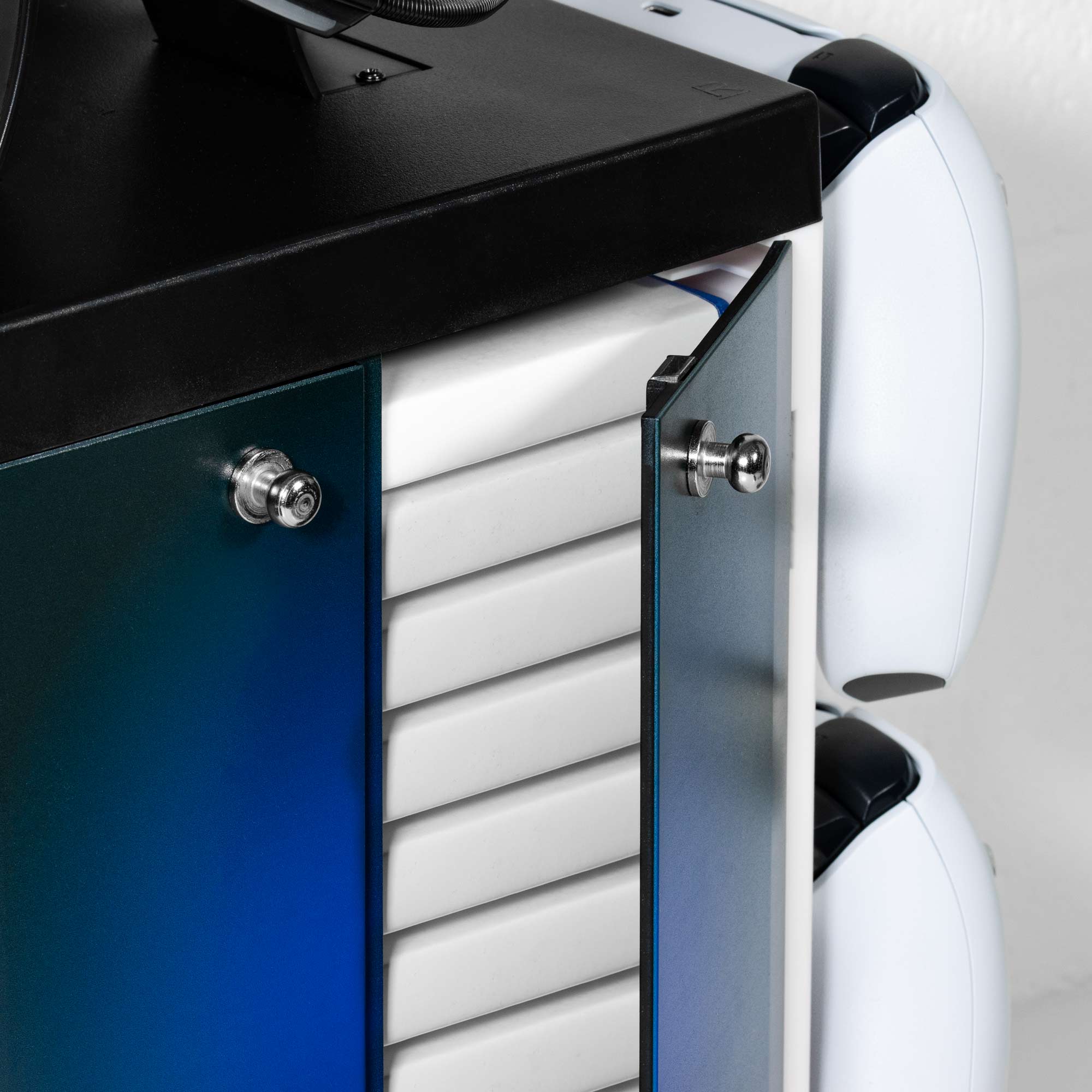 numskull-gaming-locker-ps5-schrank-blau-wei-f-r-10-spiele image 7